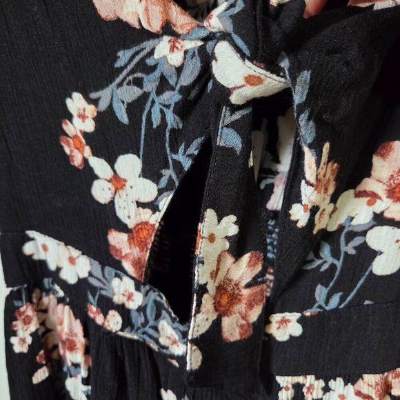 EUC AMERICAN EAGLE OUTFITTERS FLORAL BOHO V NECK TIE ROMPER SIZE SMALL - Picture 8 of 16